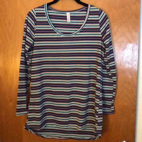 Xs lynnae lularoe - Picture 1 of 2